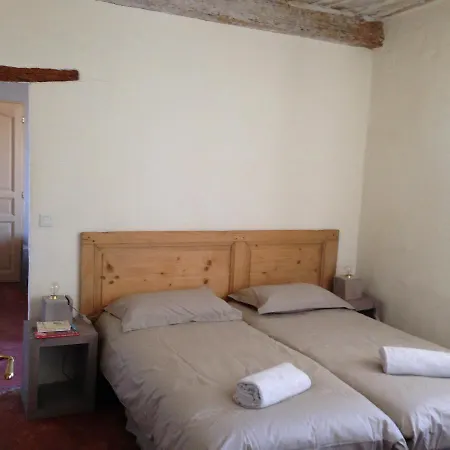 La Belle Cour Bed & Breakfast Céreste
