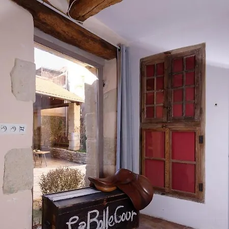 La Belle Cour Bed & Breakfast