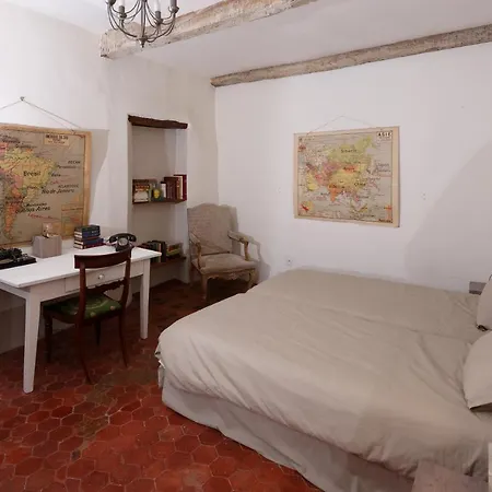 La Belle Cour Bed & Breakfast Céreste