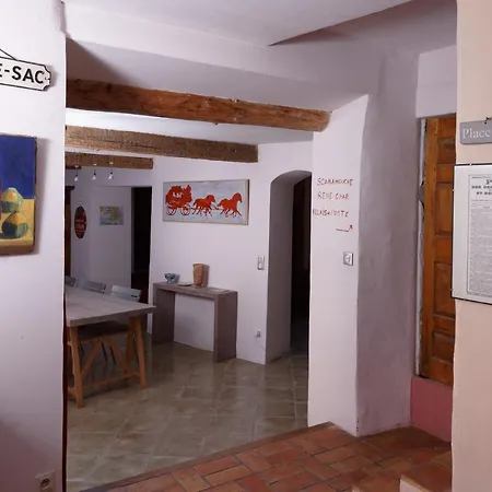 La Belle Cour Céreste
