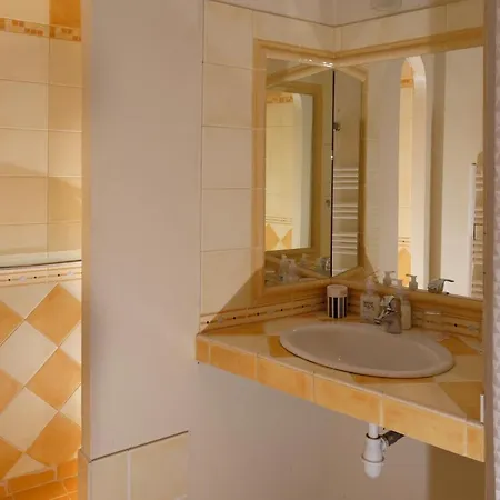 La Belle Cour Bed & Breakfast